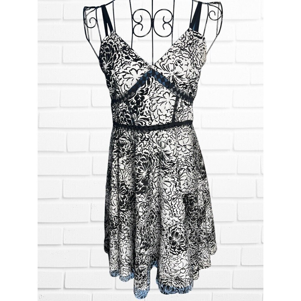 5/$25 Aqua Women's Small Dress Black and White Floral Print Dress A-line